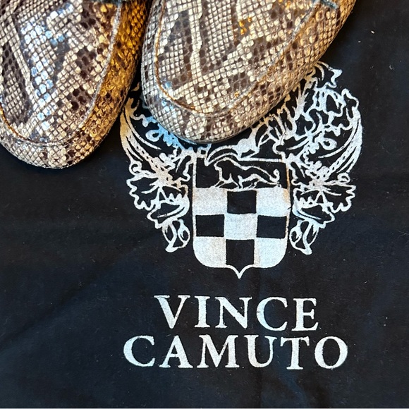 VINCE CAMUTO Elroy Penny Loafer - Picture 6 of 6